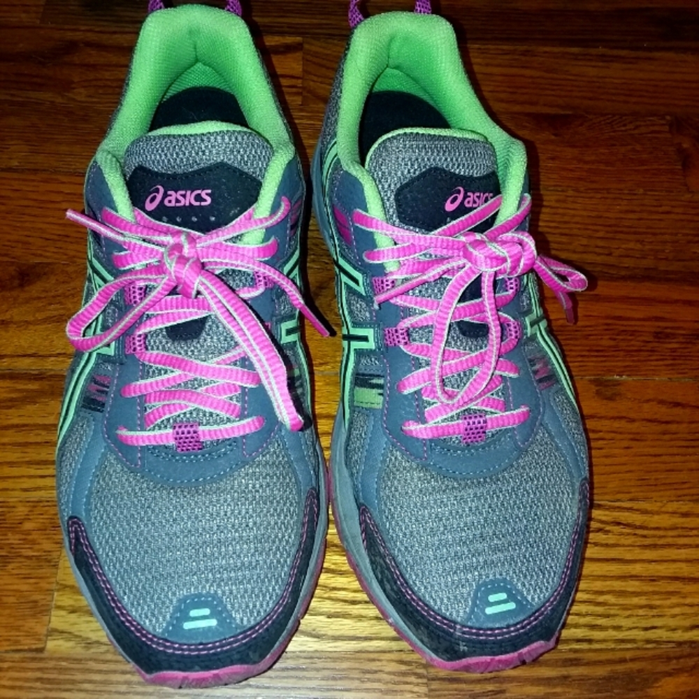 Womens Asics running sneaker